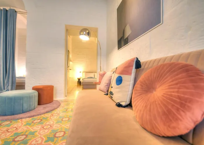 아파트 Modern & Luxurious Palazzino In Ddem1-2 *