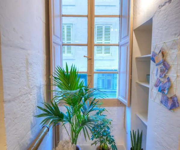 Modern & Luxurious Palazzino In Ddem1-2 아파트