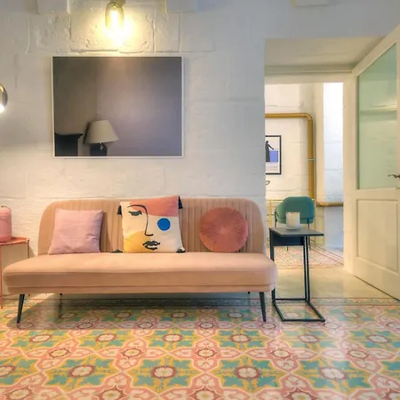 Modern & Luxurious Palazzino In Ddem1-2 Apartment