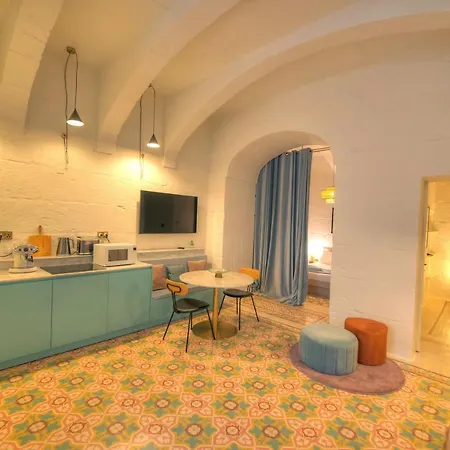Modern & Luxurious Palazzino In Ddem1-2 Apartment