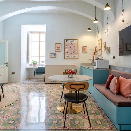 Modern & Luxurious Palazzino In Ddem1-2