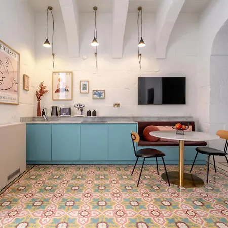 Modern & Luxurious Palazzino In Ddem1-2