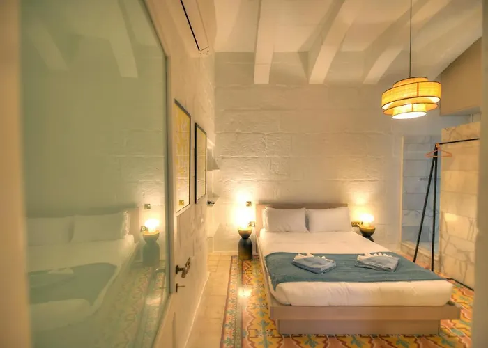 Modern & Luxurious Palazzino In Ddem1-2 Apartment