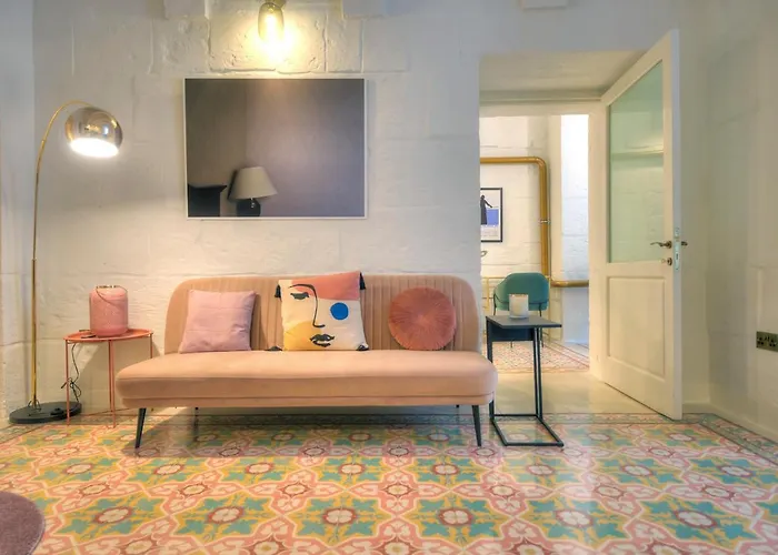 Modern & Luxurious Palazzino In Ddem1-2 Apartment