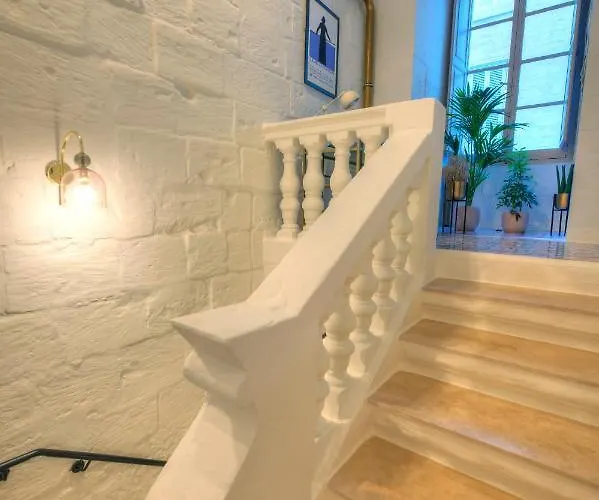 Modern & Luxurious Palazzino In Ddem1-2