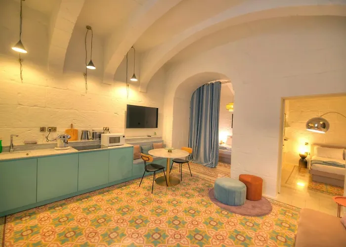 Modern & Luxurious Palazzino In Ddem1-2 Apartment